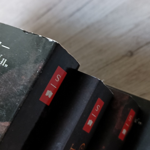 Robert Liparulo series Scholastic book bundle - Picture 5 of 6